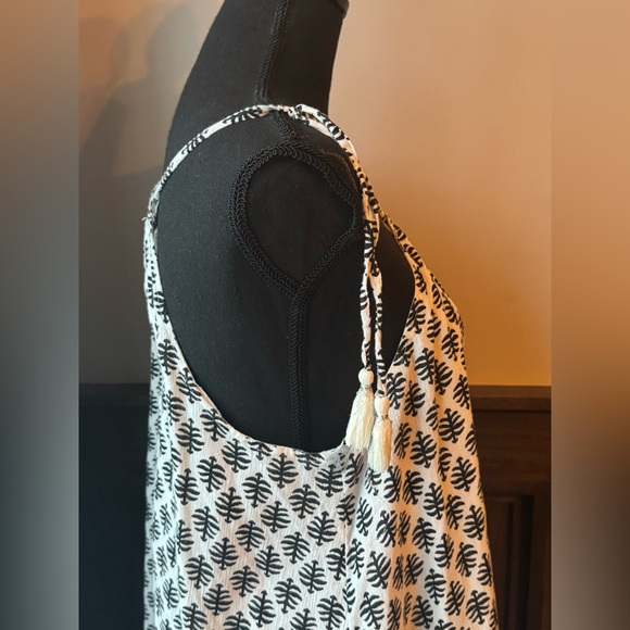 Old Navy black and white tropical Boho Dress size medium - Picture 8 of 9